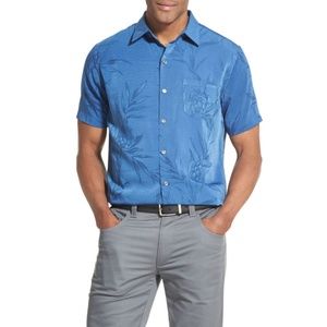 Like New Van Heusen Short Sleeve Button Down Shirt